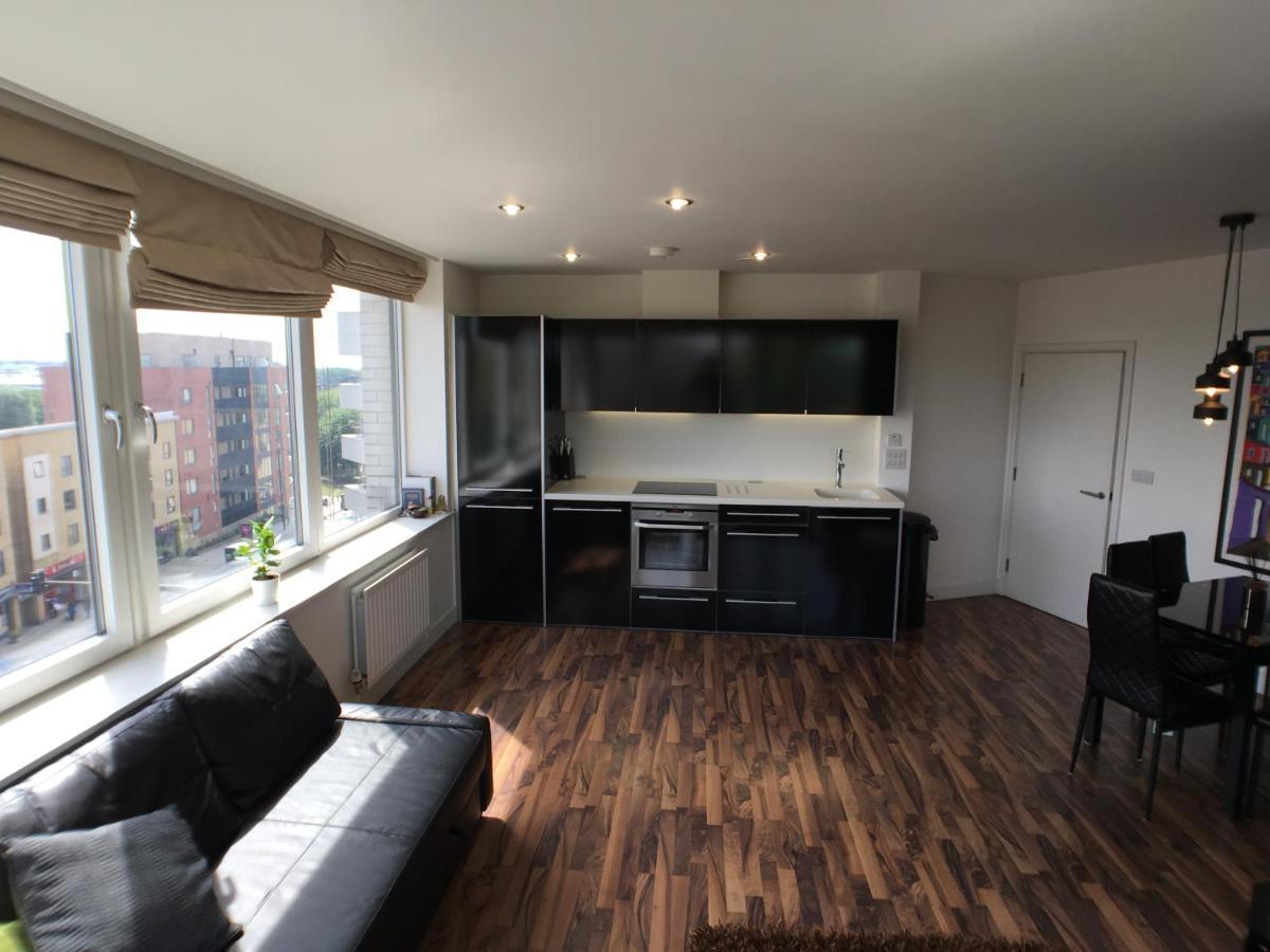 Luxury 2 Bed Penthouse Apartment Near Station Londyn Zewnętrze zdjęcie