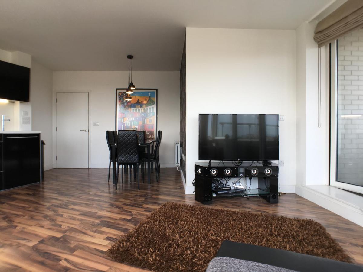 Luxury 2 Bed Penthouse Apartment Near Station Londyn Zewnętrze zdjęcie