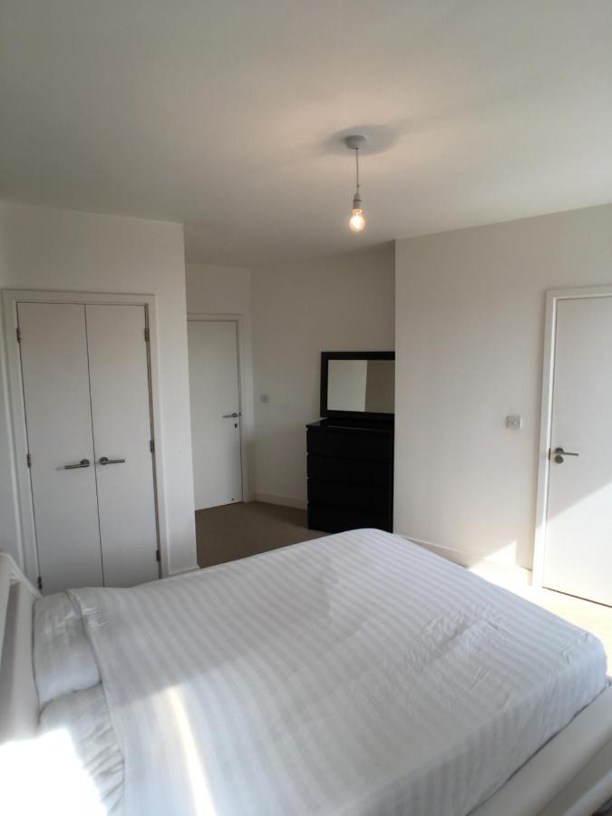 Luxury 2 Bed Penthouse Apartment Near Station Londyn Zewnętrze zdjęcie